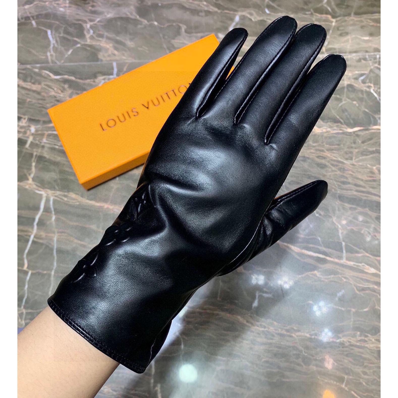 Louis Vuitton Gloves  - 