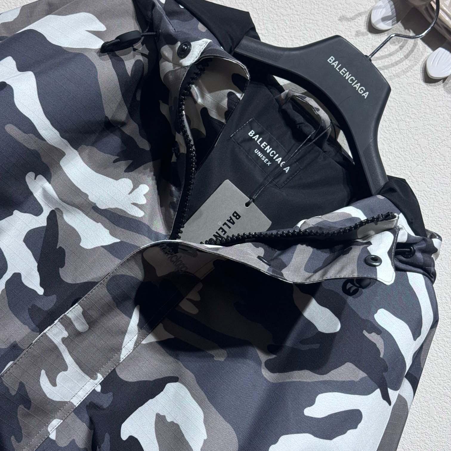 Balenciaga Camo Ski Parka In Grey  - 