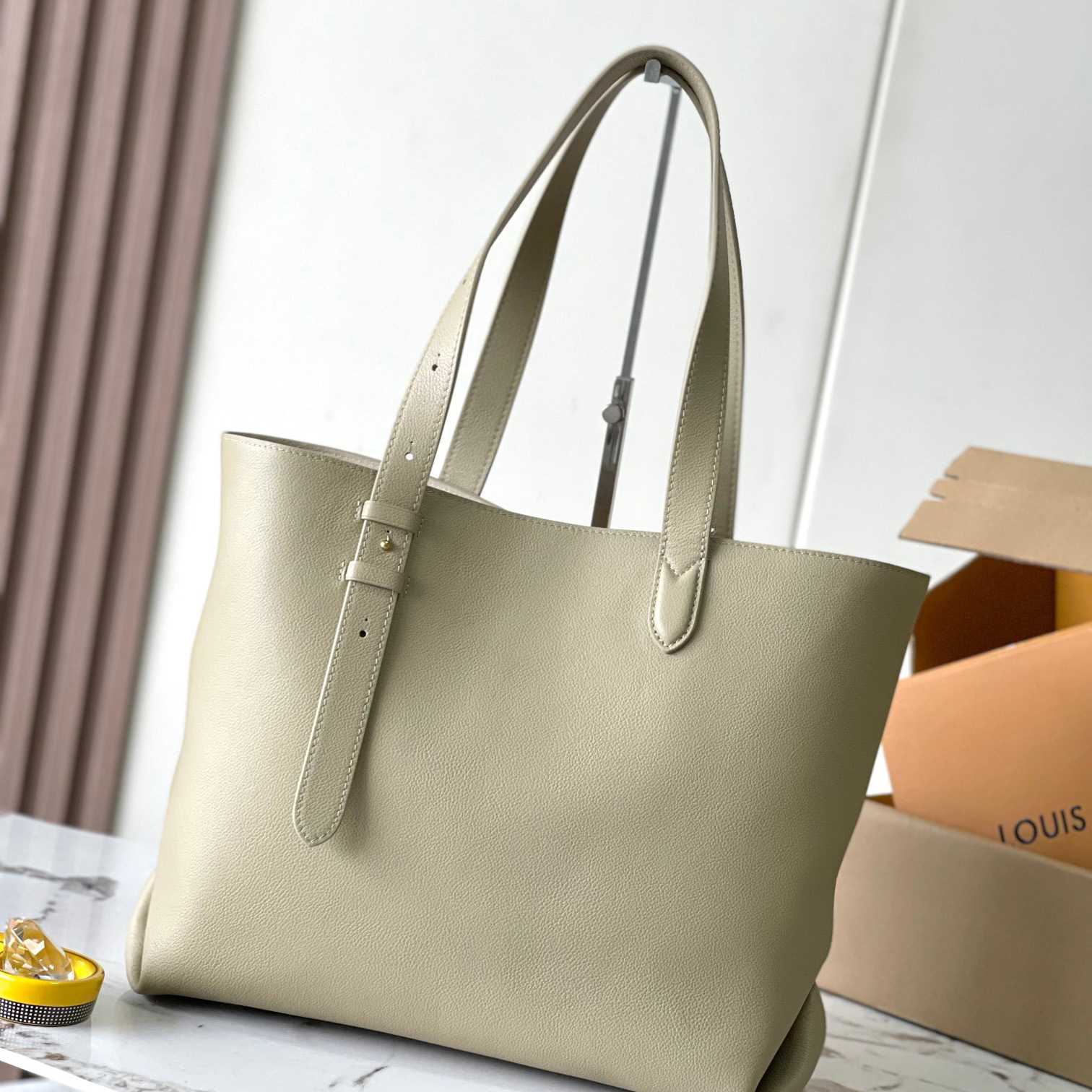 Louis Vuitton Low Key Cabas MM  M25343 - 