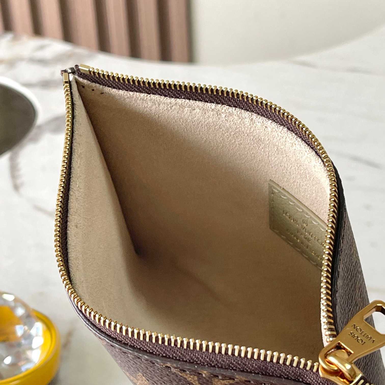 Louis Vuitton Low Key Cabas MM  M25343 - 