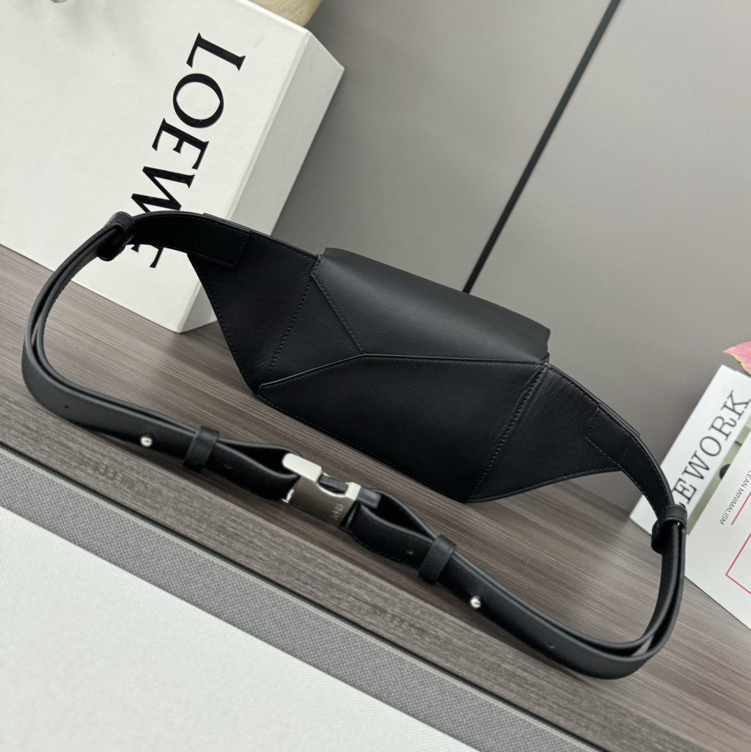 Loewe Small Puzzle Bumbag In Classic Calfskin - 