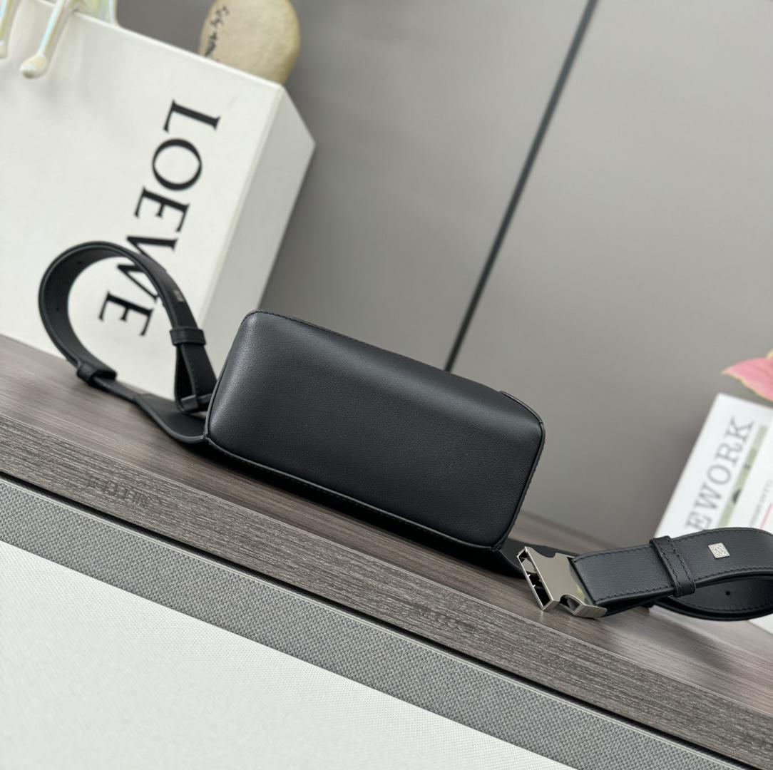 Loewe Small Puzzle Bumbag In Classic Calfskin - 