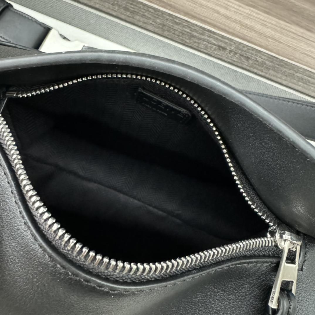 Loewe Small Puzzle Bumbag In Classic Calfskin - 