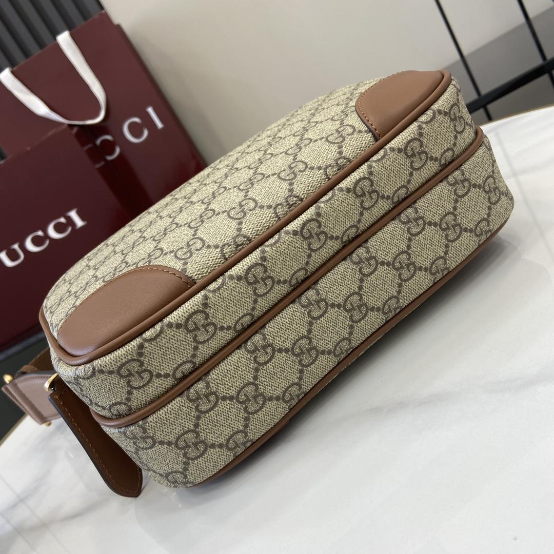 Gucci GG Emblem Medium Crossbody Bag - 