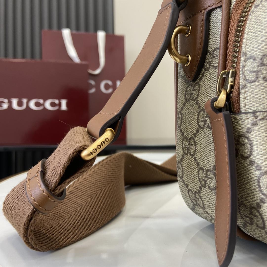 Gucci GG Emblem Medium Crossbody Bag - 