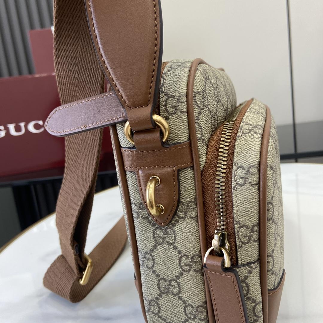 Gucci GG Emblem Medium Crossbody Bag - 
