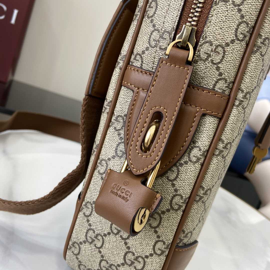 Gucci GG Emblem Medium Briefcase - 