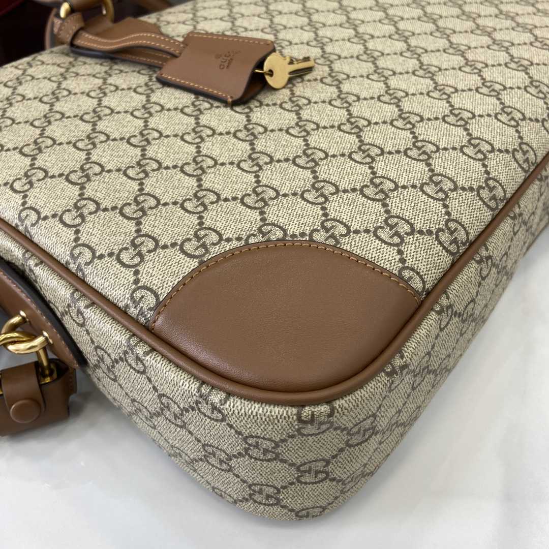 Gucci GG Emblem Medium Briefcase - 