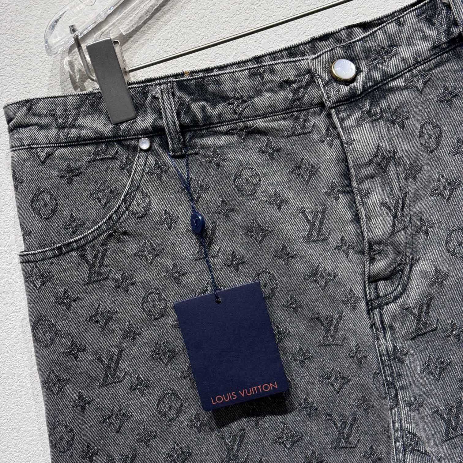 Louis Vuitton Monogram  Shorts - DesignerGu