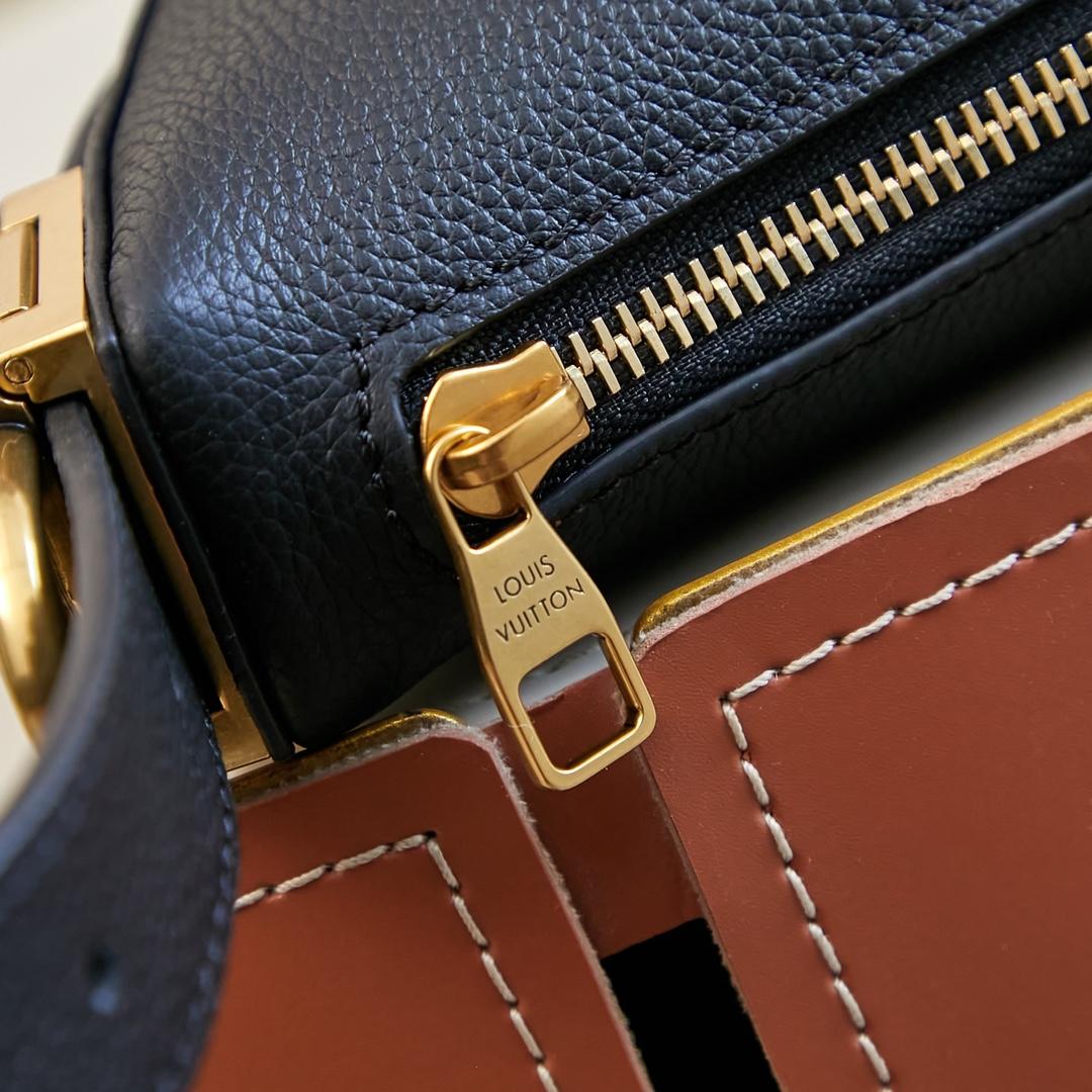 Louis Vuitton Low Key Bumbag   M11429 - 
