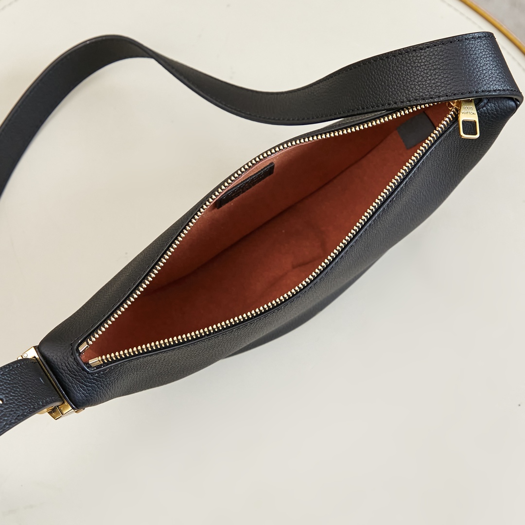 Louis Vuitton Low Key Bumbag   M11429 - 
