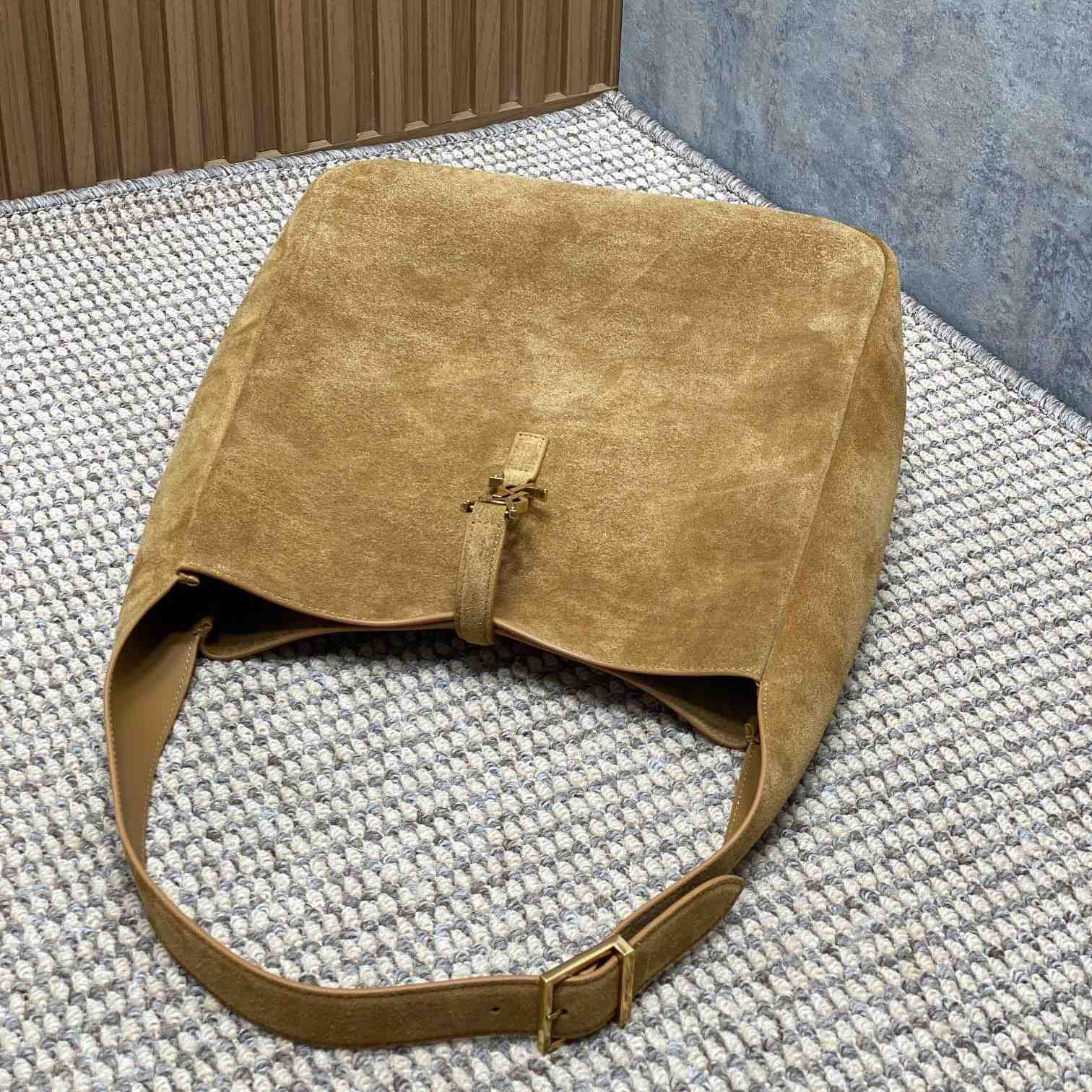 Saint Laurent LE 5 À 7 Supple Large In Suede - 