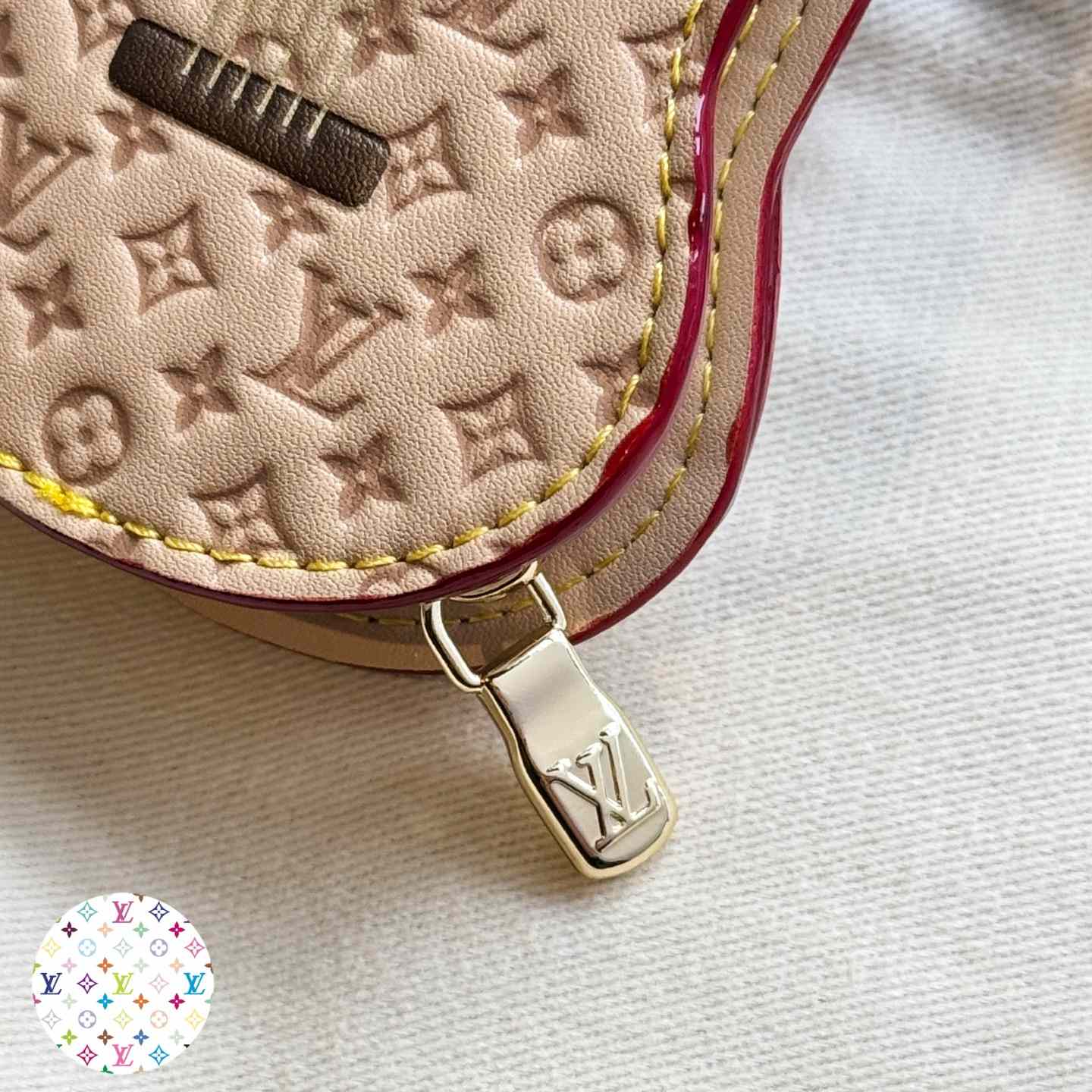 Louis Vuitton Guitar Pouch Bag Charm   M02032 - 