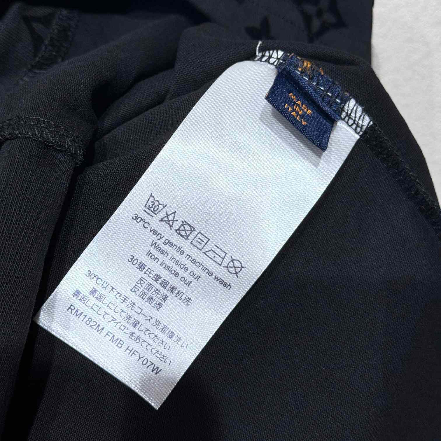 Louis Vuitton Monogram T-Shirt - 