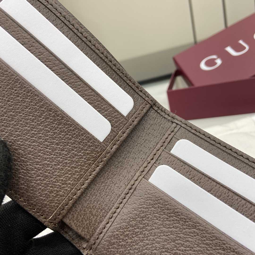 Gucci Bi-fold GG Printed Wallet - 