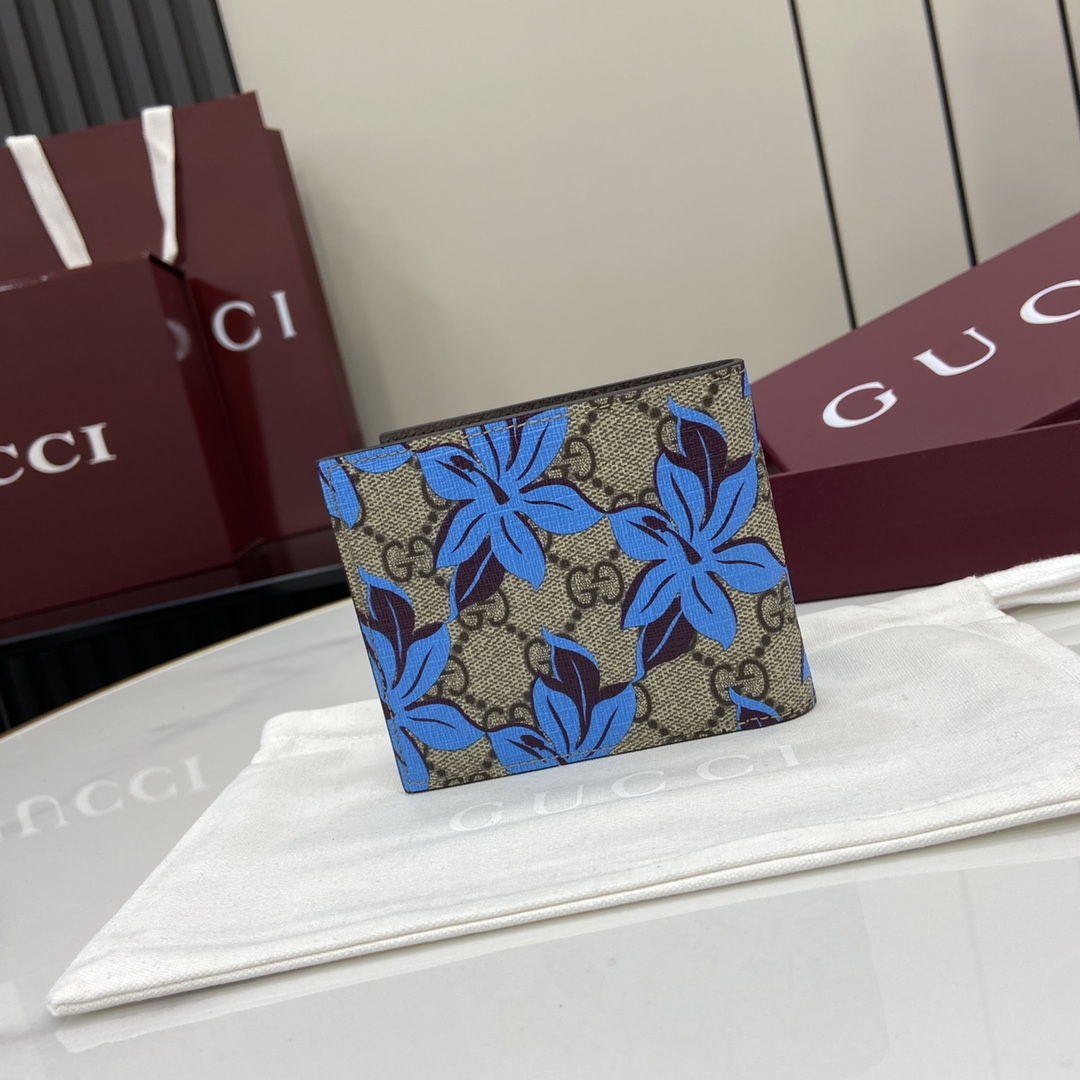 Gucci Bi-fold GG Printed Wallet - 