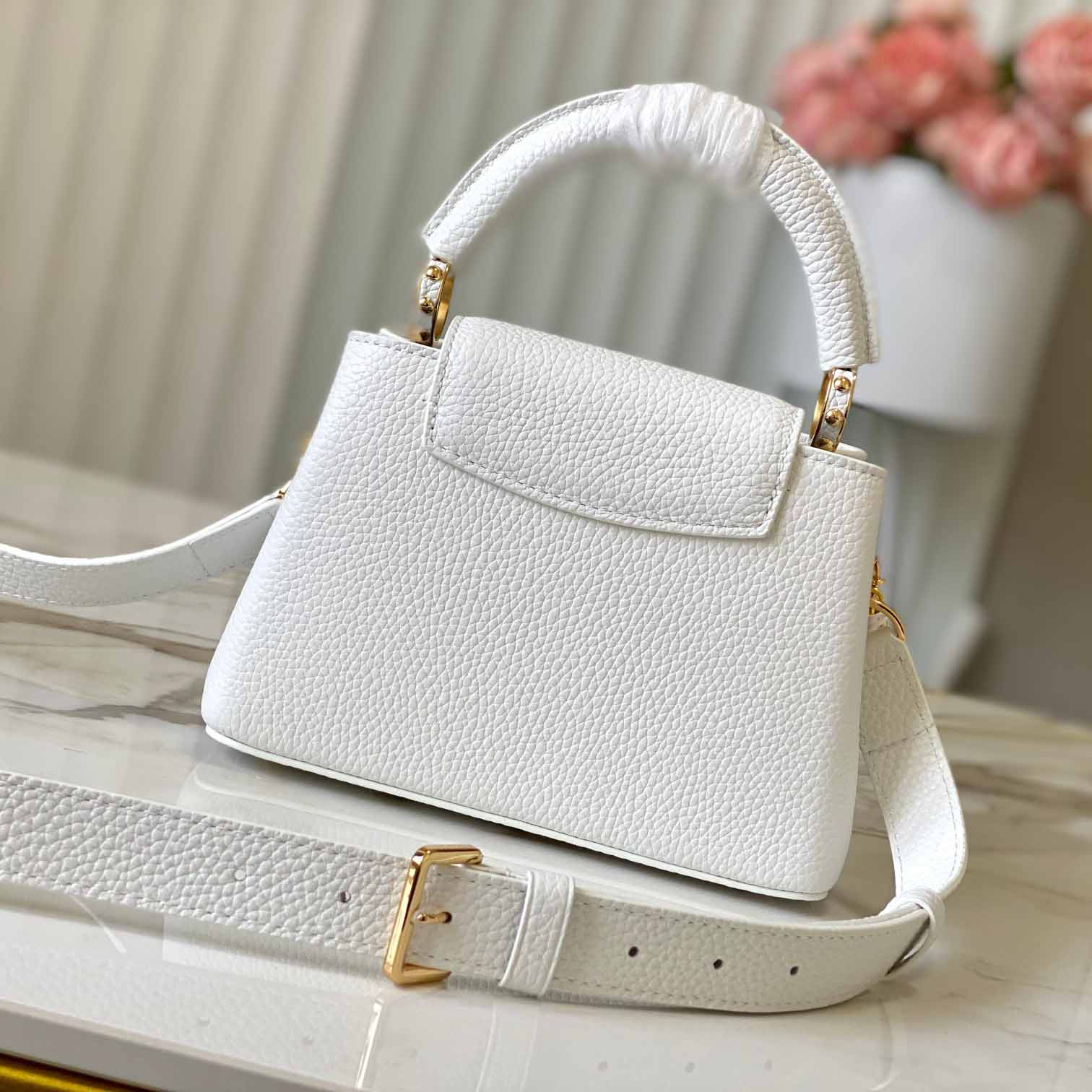 Louis Vuitton Capucines BB   M12279 - 