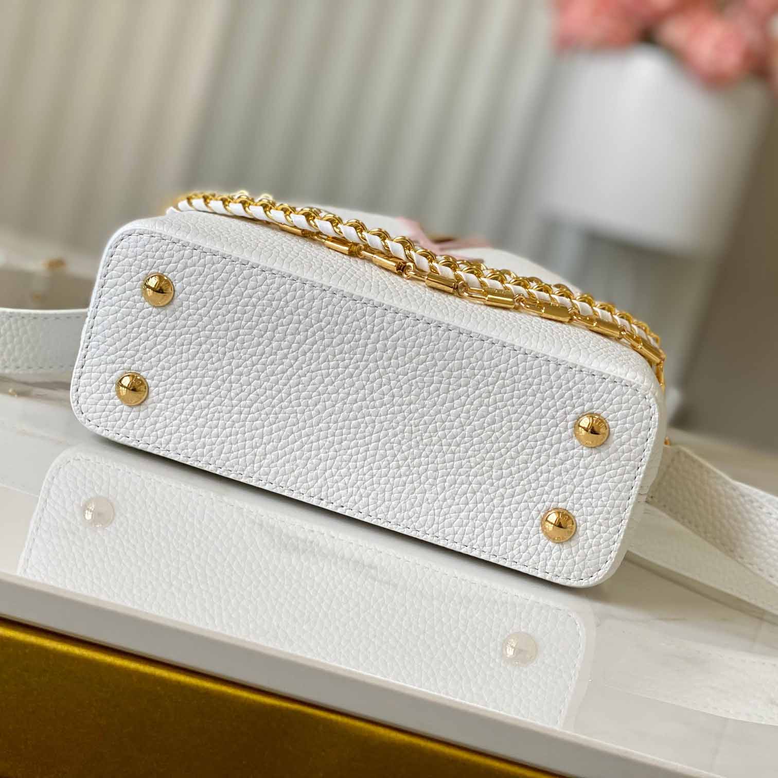 Louis Vuitton Capucines BB   M12279 - 