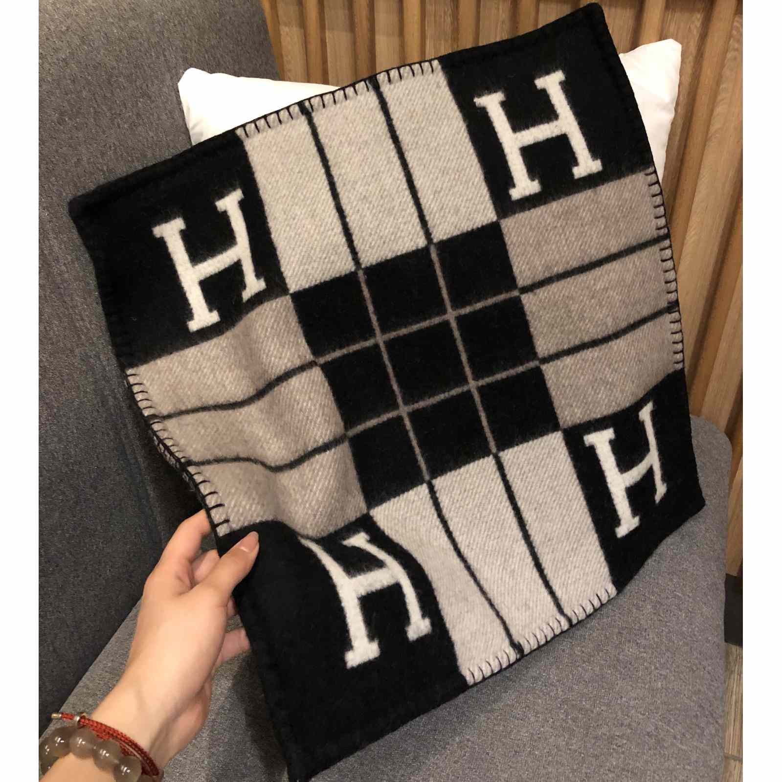 Hermes Avalon III Pillow,Small Model - DesignerGu