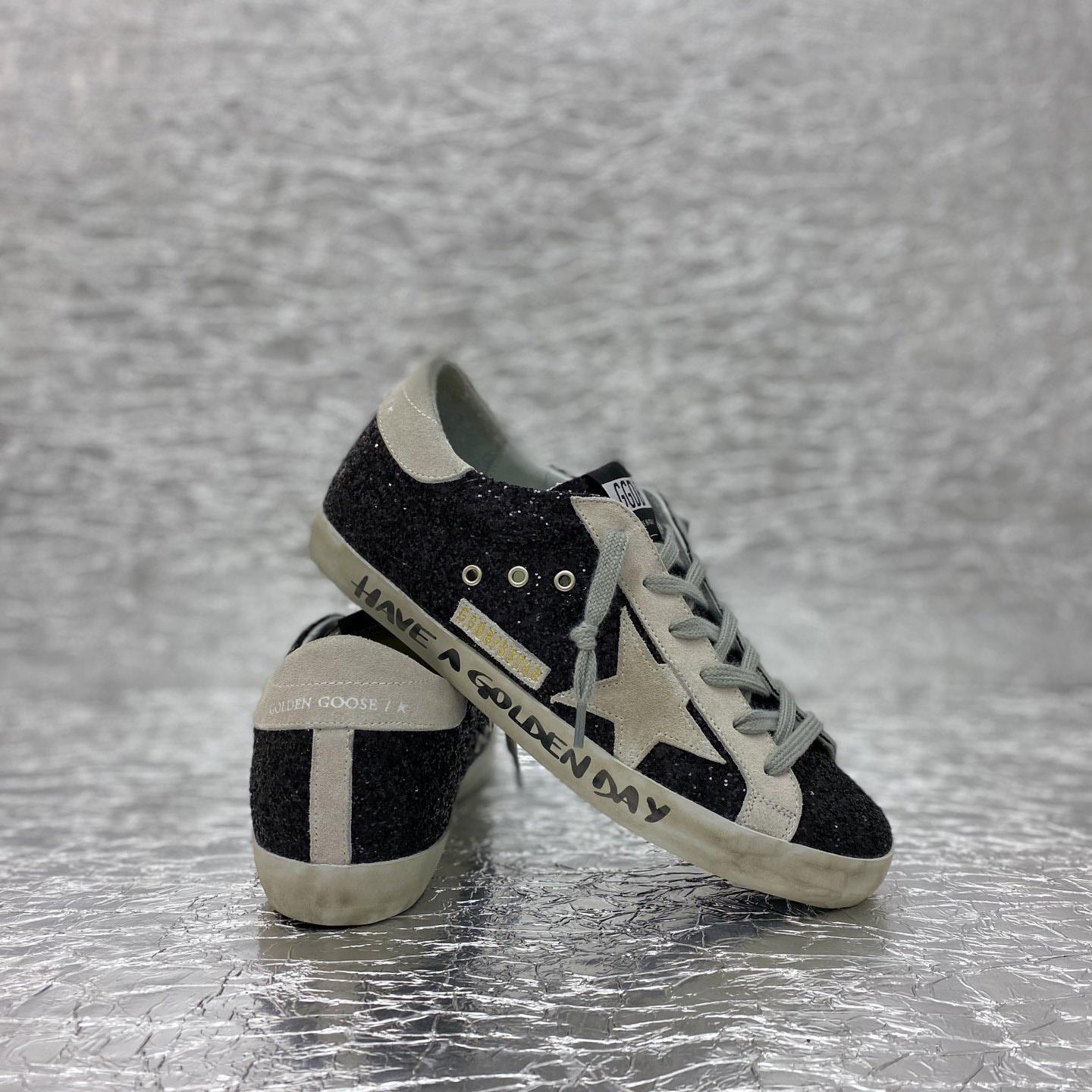 Golden Goose Sneakers - 