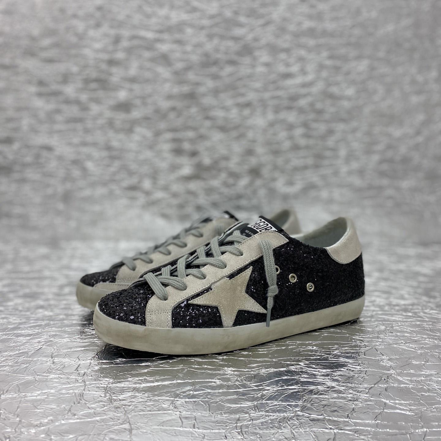 Golden Goose Sneakers - 