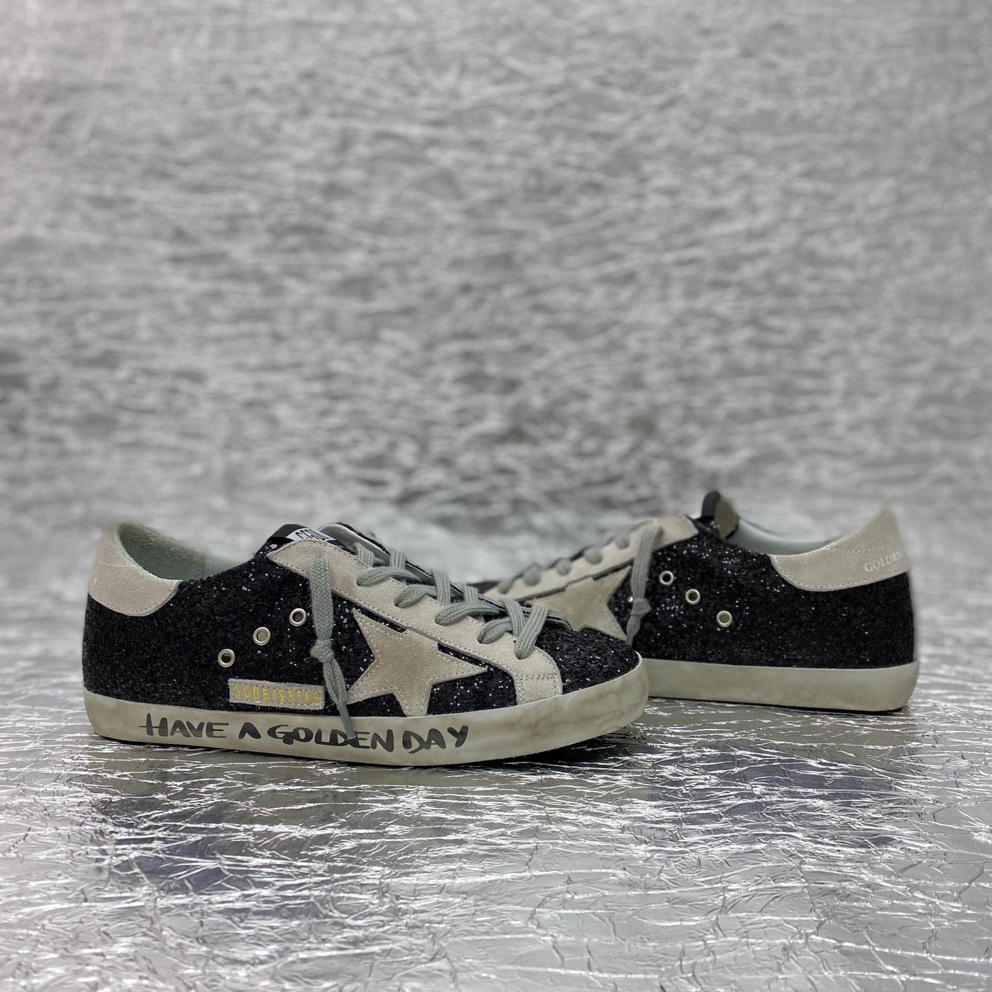 Golden Goose Sneakers - 