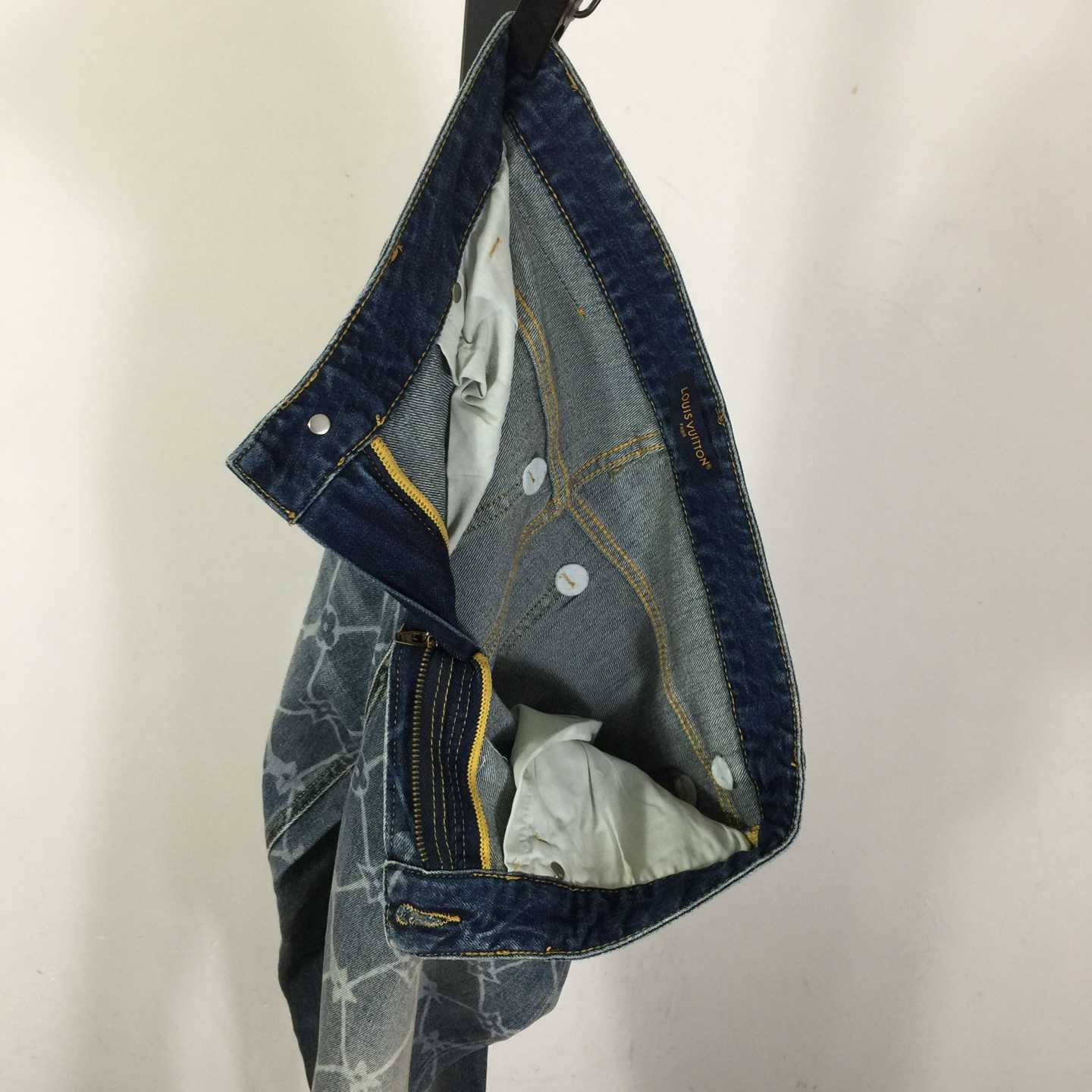 Louis Vuitton Jeans - 