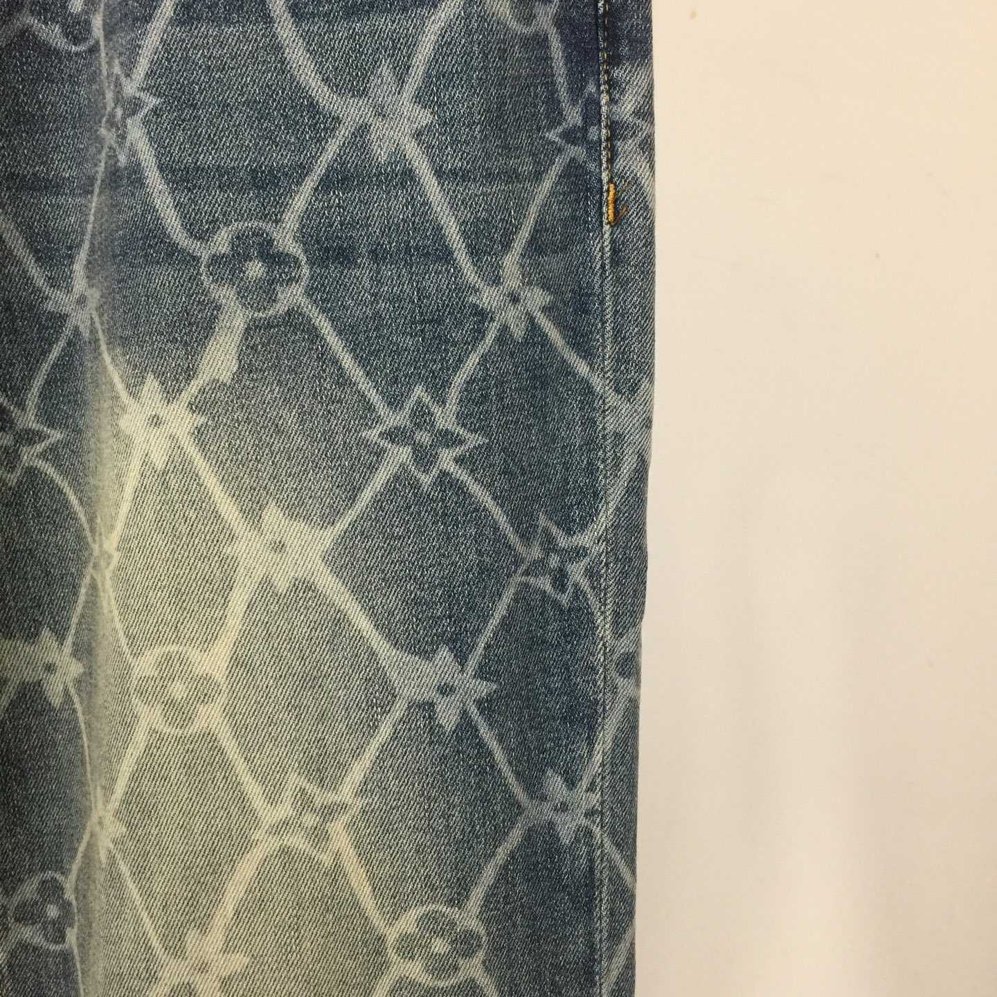 Louis Vuitton Jeans - 