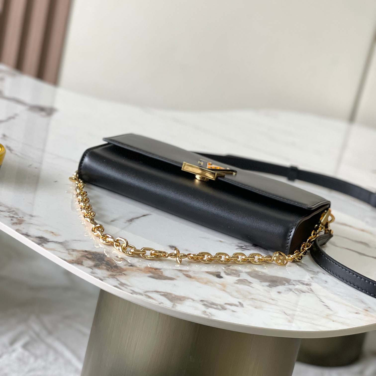 Louis Vuitton Wallet On Chain Capucines   M12143 - 
