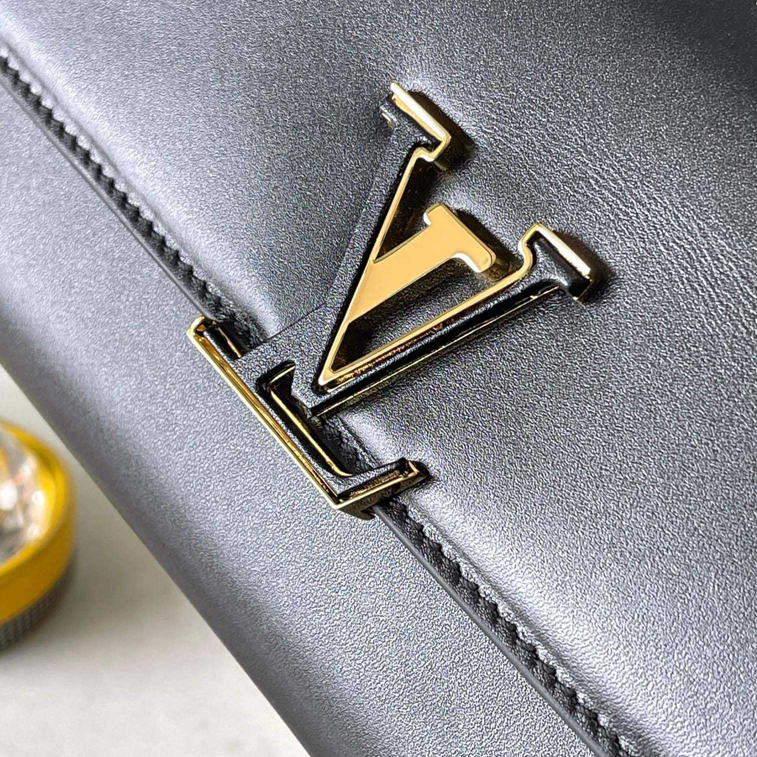 Louis Vuitton Wallet On Chain Capucines   M12143 - 