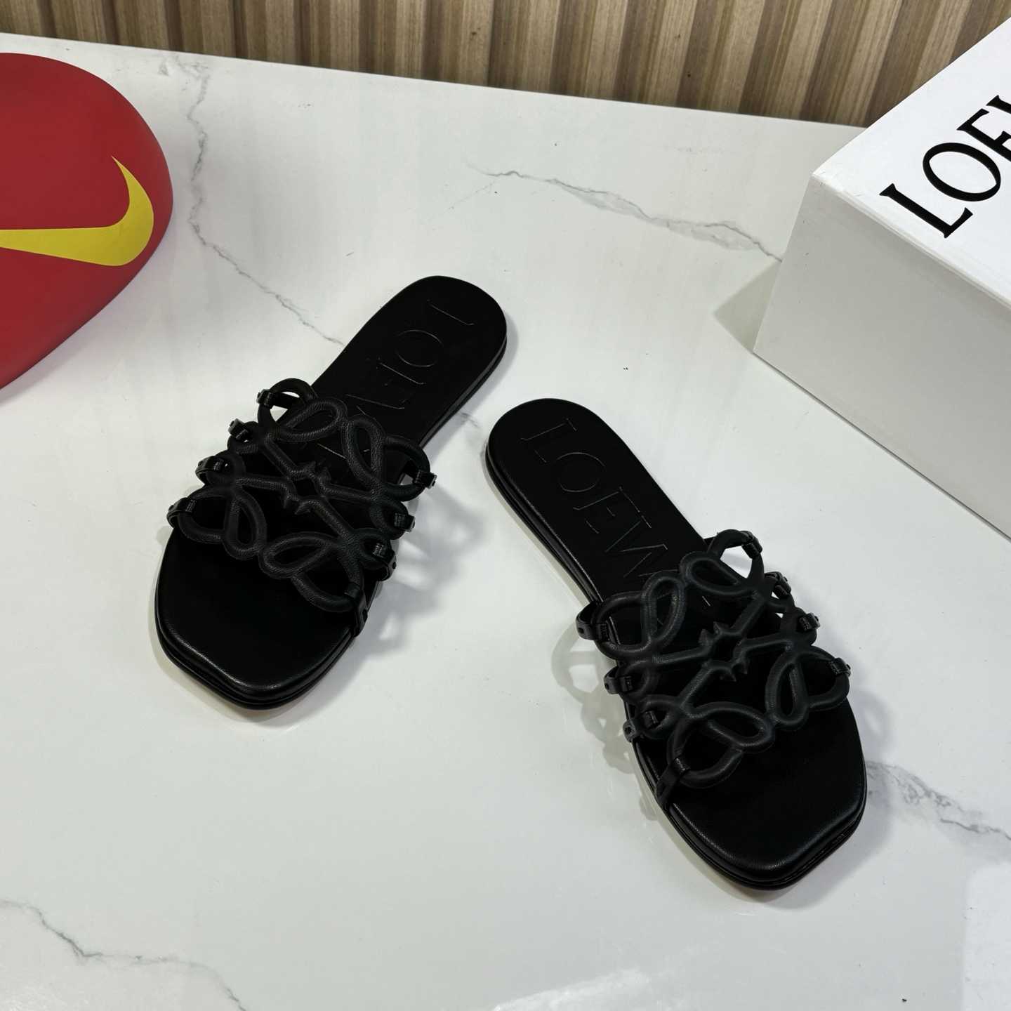Loewe Petal Anagram Slide In Soft Calfskin - 