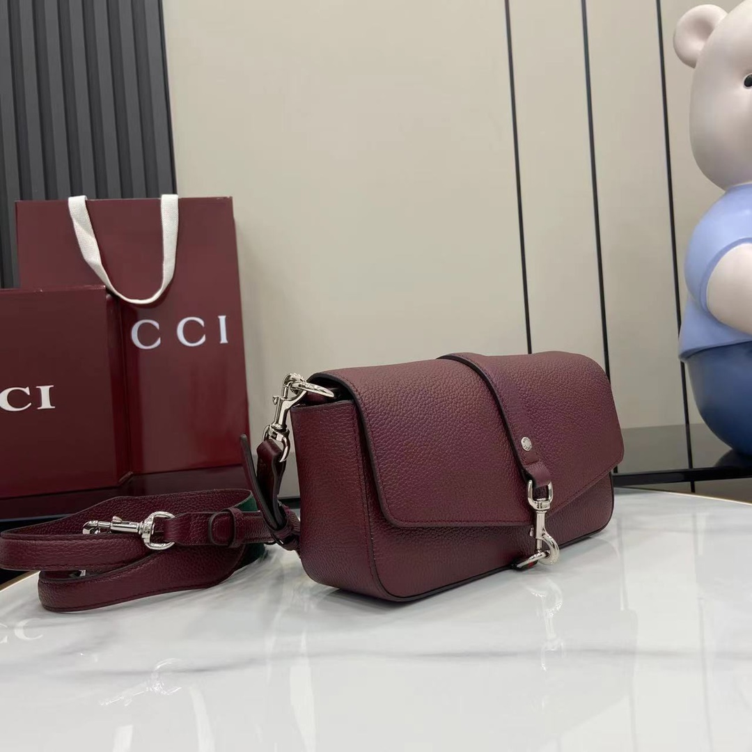 Gucci Small Crossbody Bag With Hook Closure - 