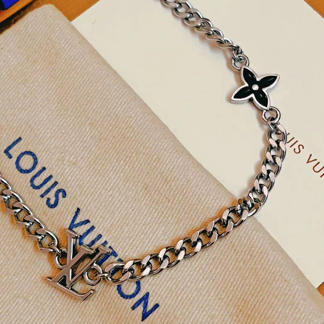 Louis Vuitton LV Spike Charms Necklace  M01717 - 