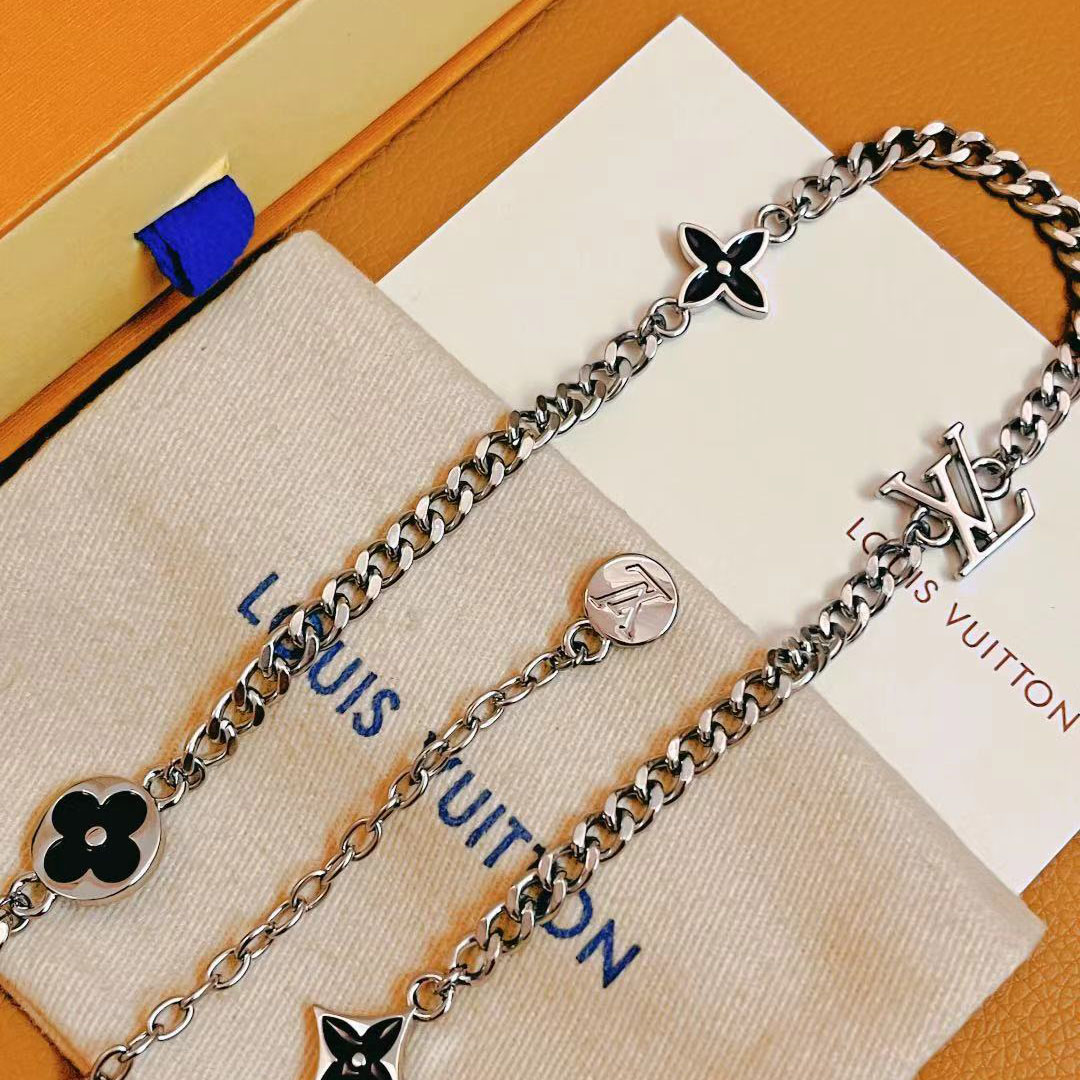 Louis Vuitton LV Spike Charms Necklace  M01717 - 
