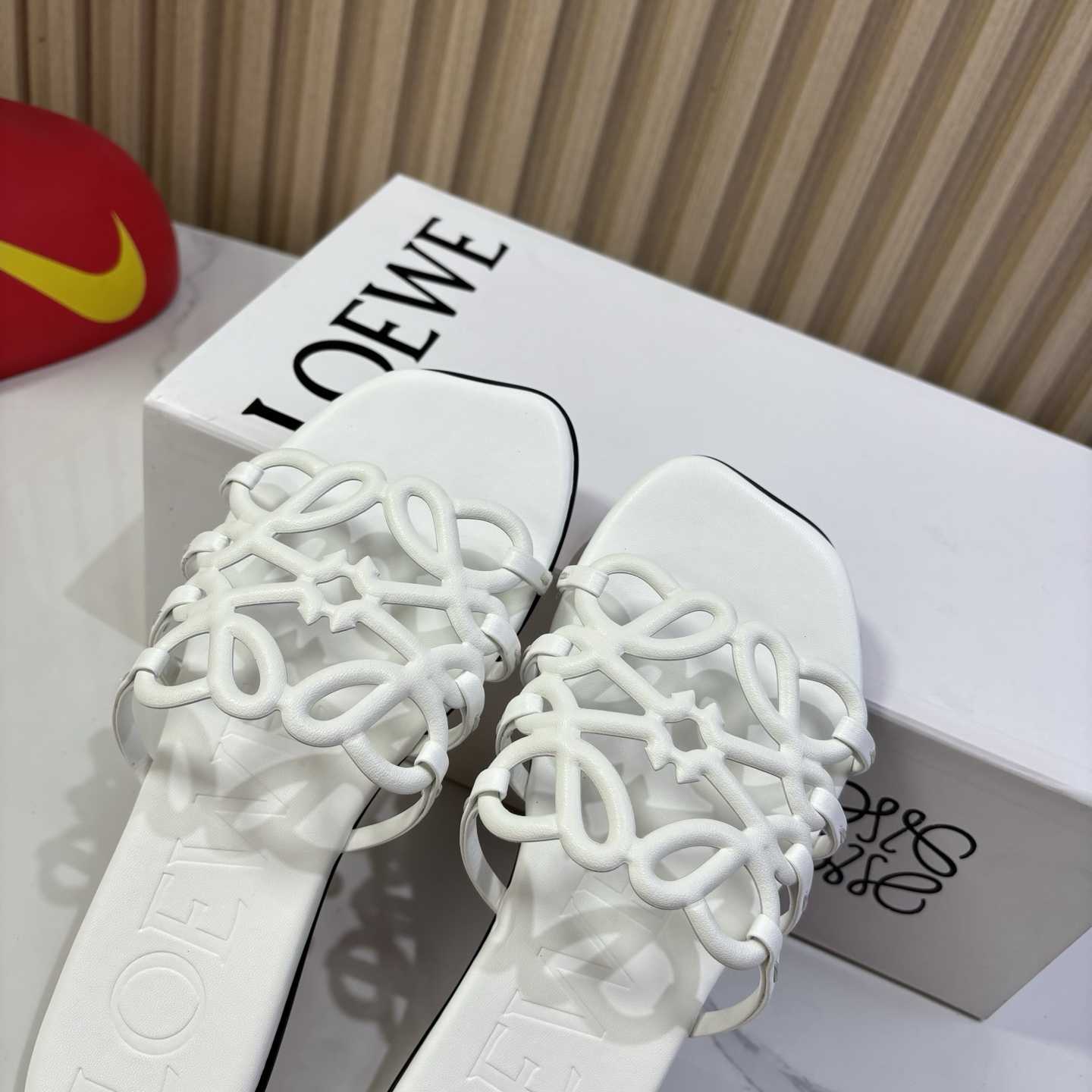 Loewe Petal Anagram Slide In Soft Calfskin - 