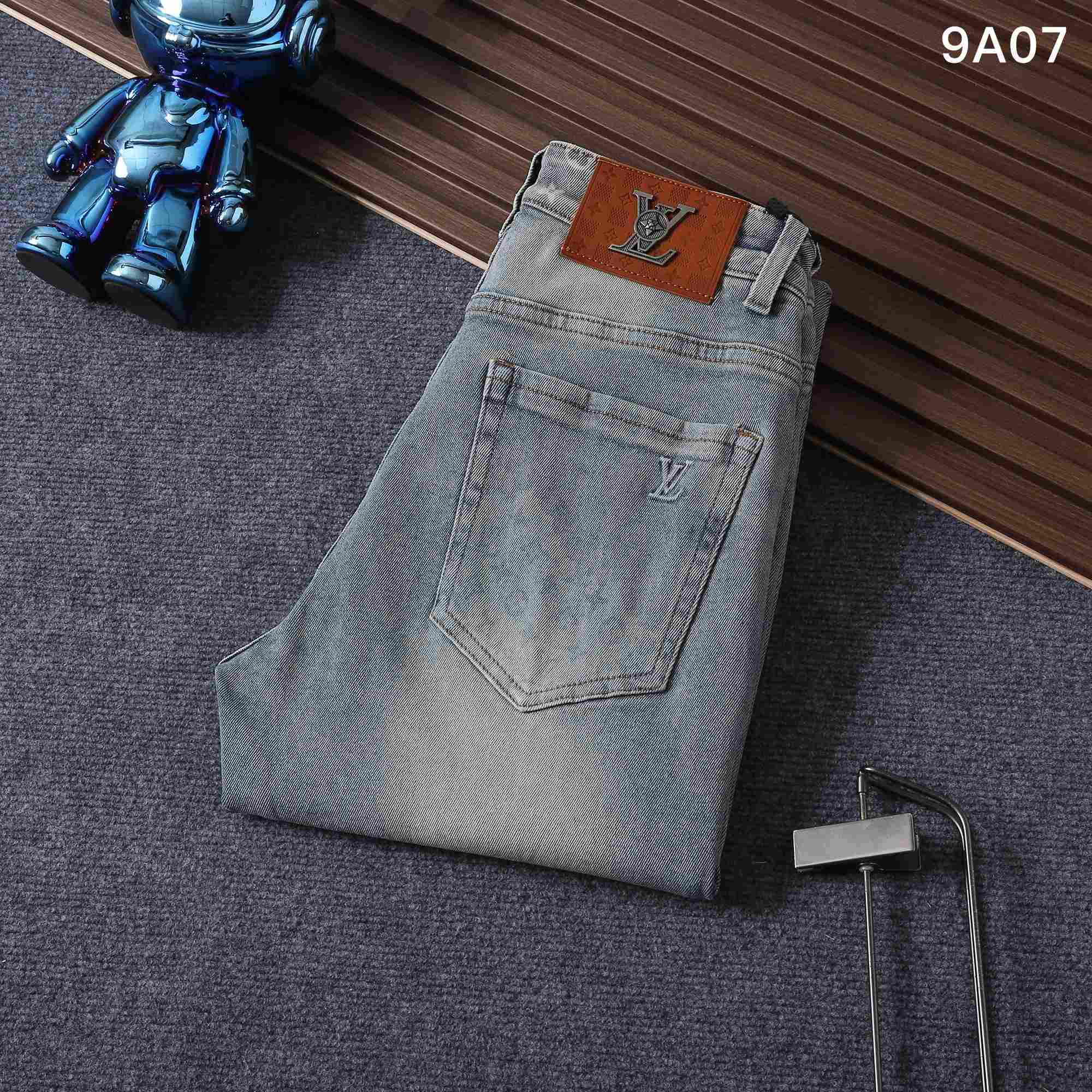 Louis Vuitton Jeans - 