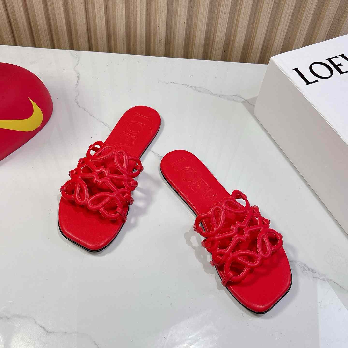 Loewe Petal Anagram Slide In Soft Calfskin - 