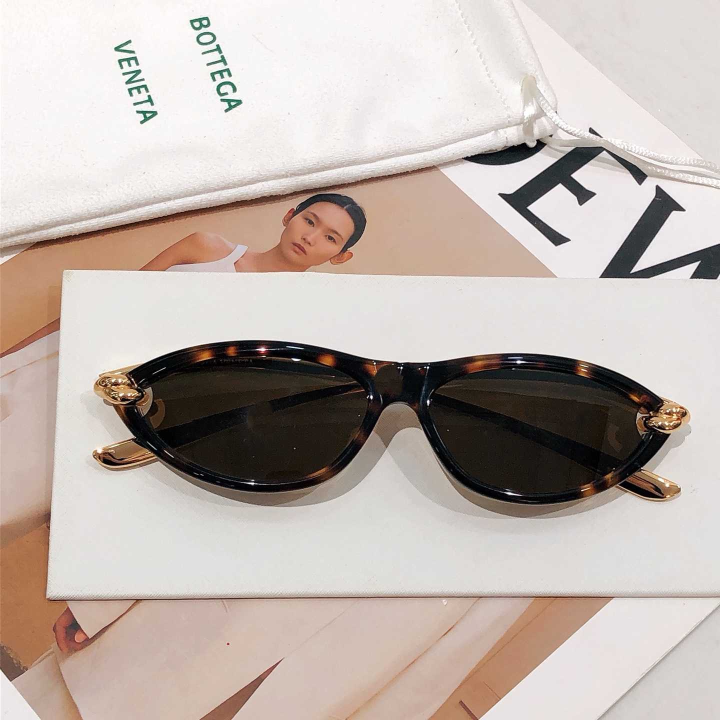 Bottega Veneta Knot Cat Eye Sunglasses   BV1390S - 
