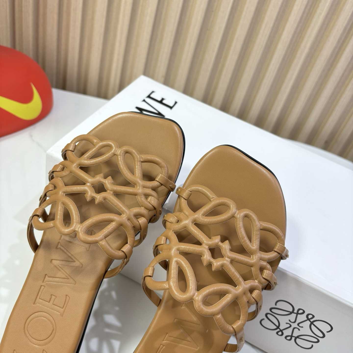 Loewe Petal Anagram Slide In Soft Calfskin - 