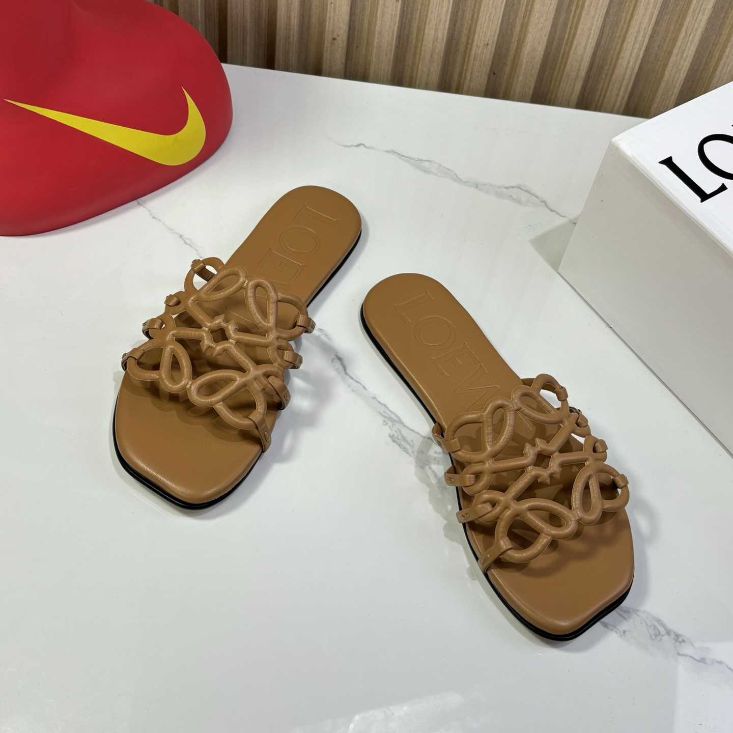 Loewe Petal Anagram Slide In Soft Calfskin - 