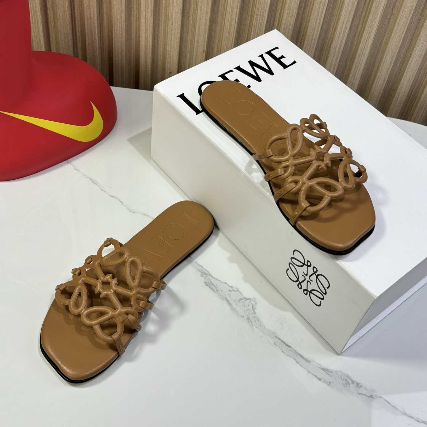 Loewe Petal Anagram Slide In Soft Calfskin - 