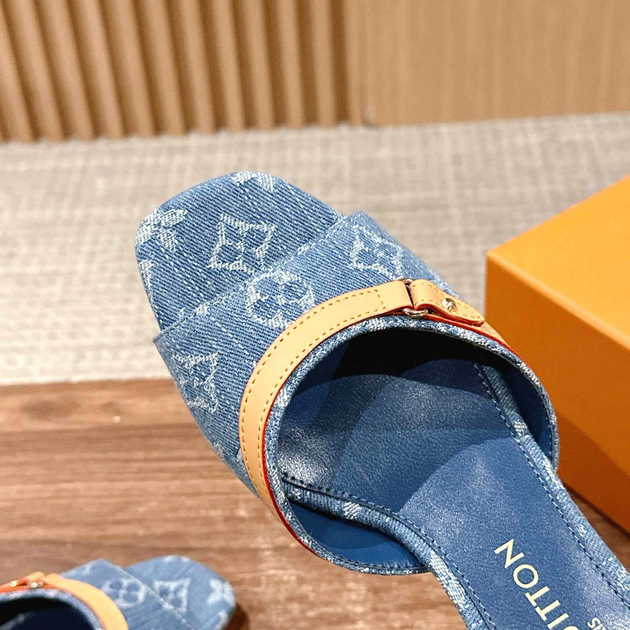 Louis Vuitton LV x TM 6AM Mule    - DesignerGu