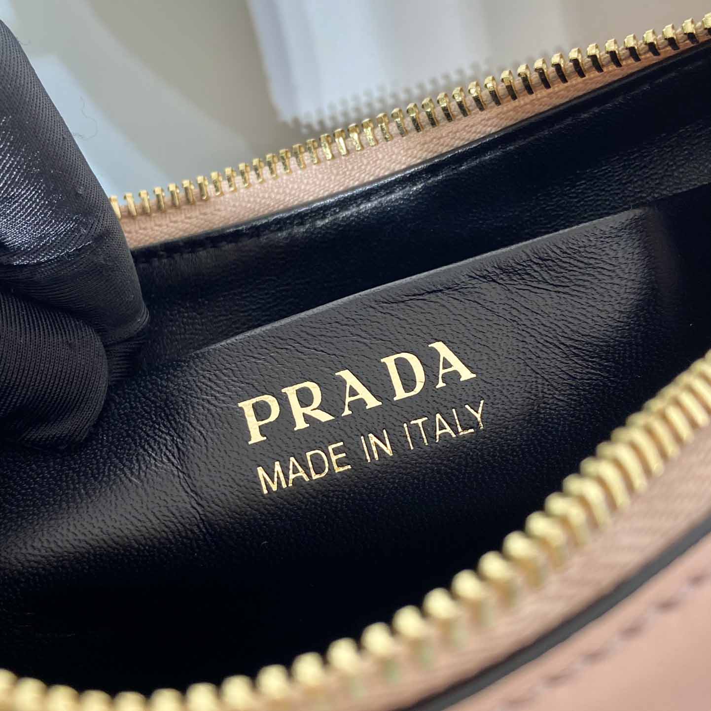 Prada Arqué Small Leather Shoulder Bag - 