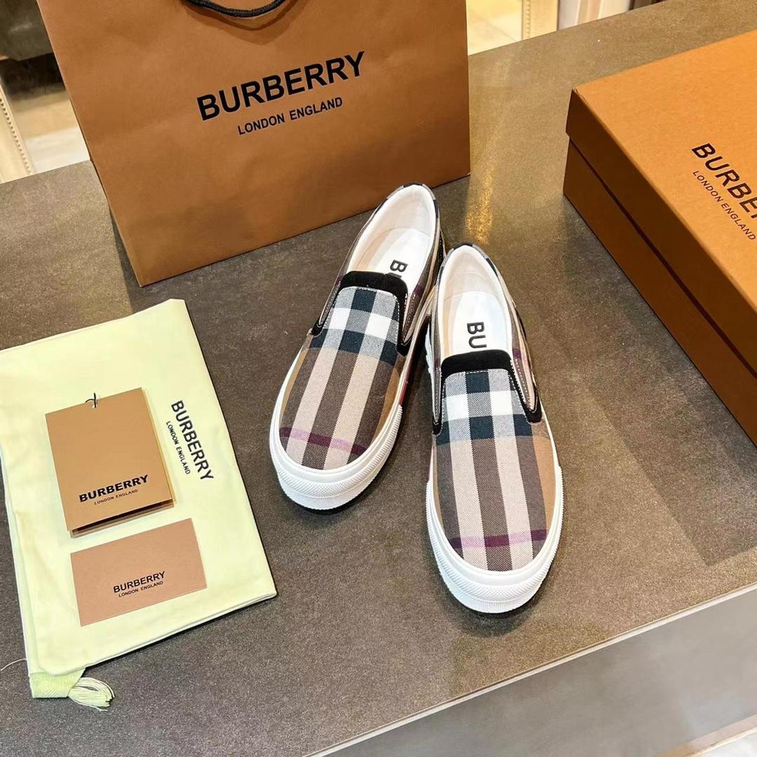 Burberry Slip On Sneakers - DesignerGu