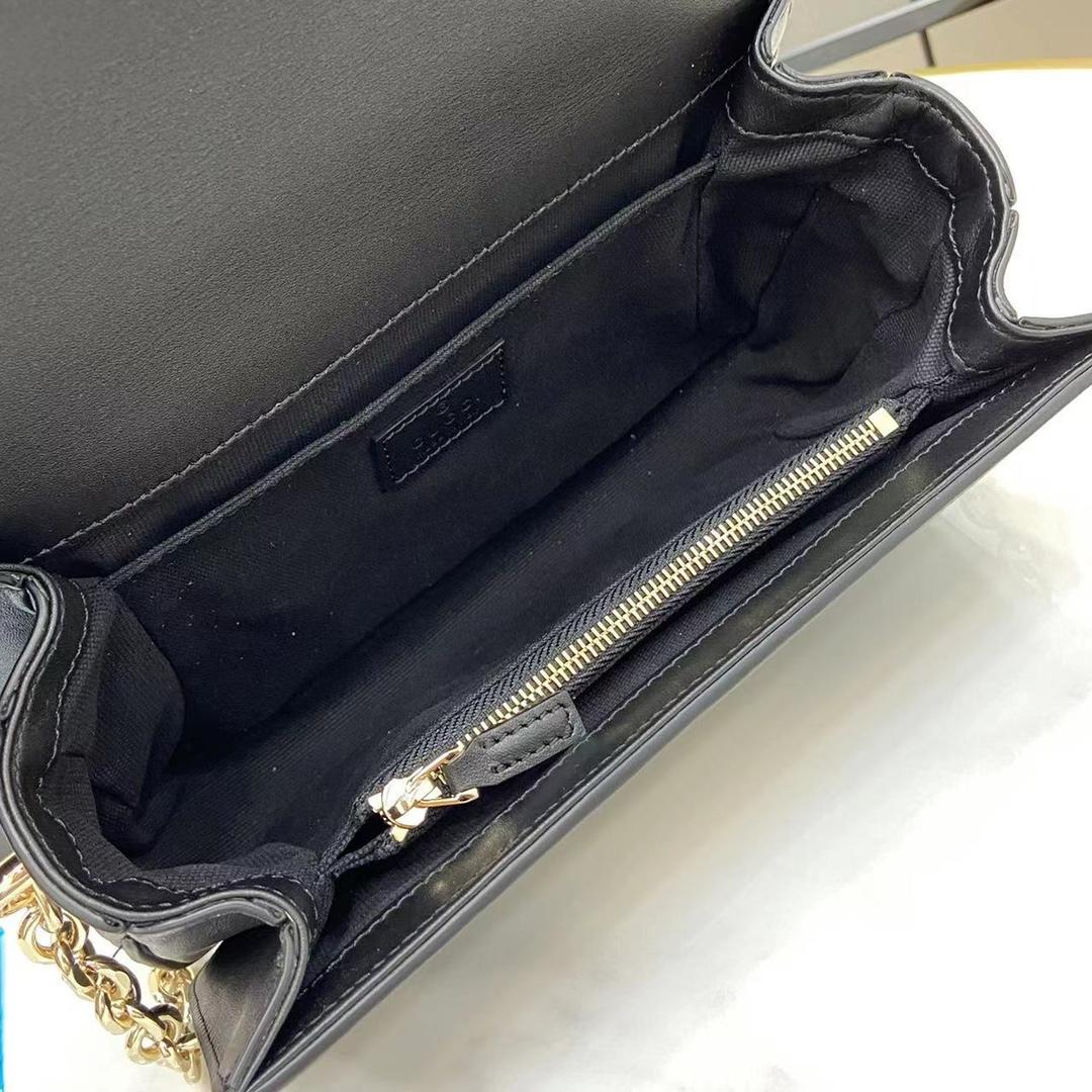 Gucci Go Small Shoulder Bag - 