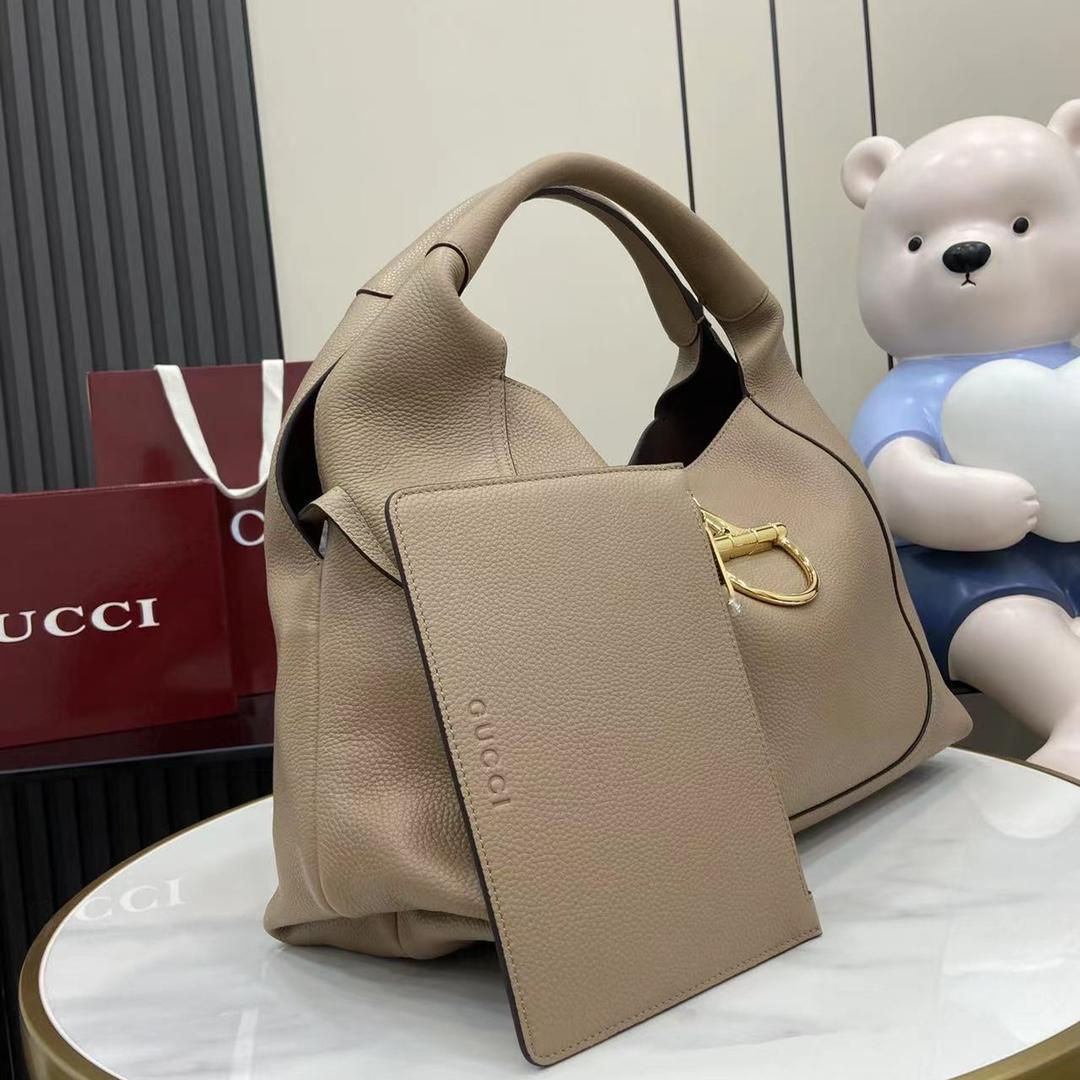 Gucci Softbit Maxi Shoulder Bag - 