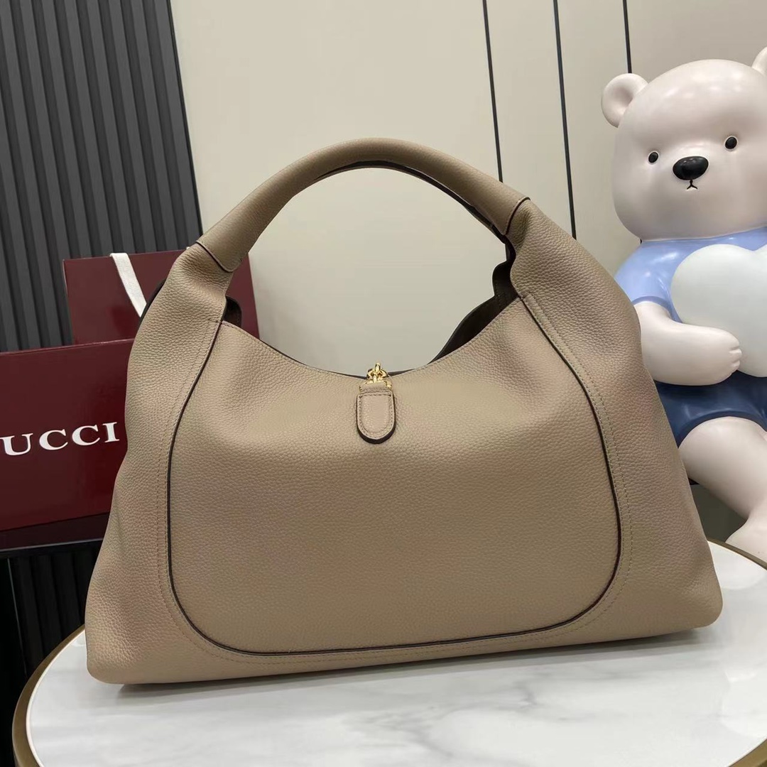 Gucci Softbit Maxi Shoulder Bag - 