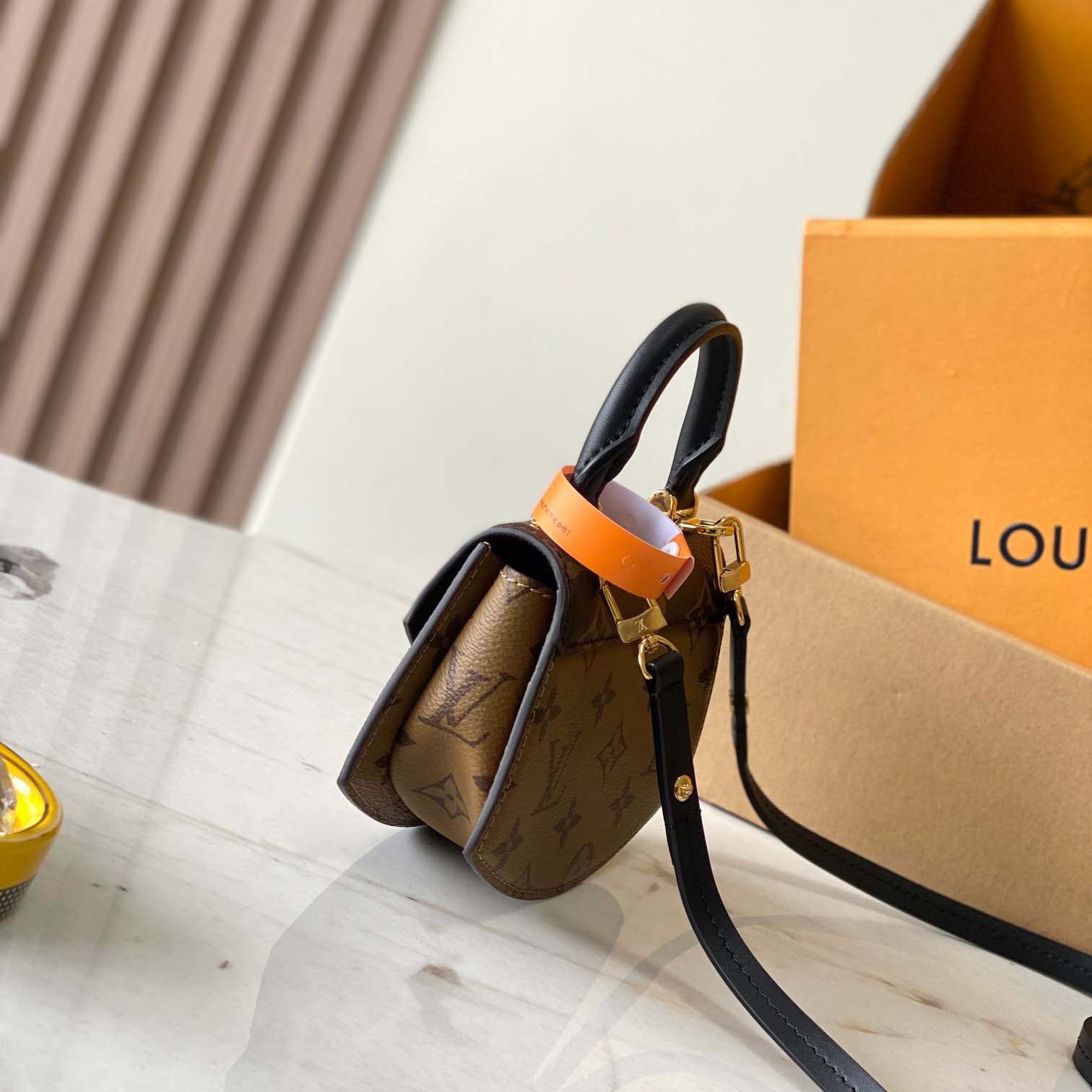 Louis Vuitton Tilsitt Handbag   M83473 - 