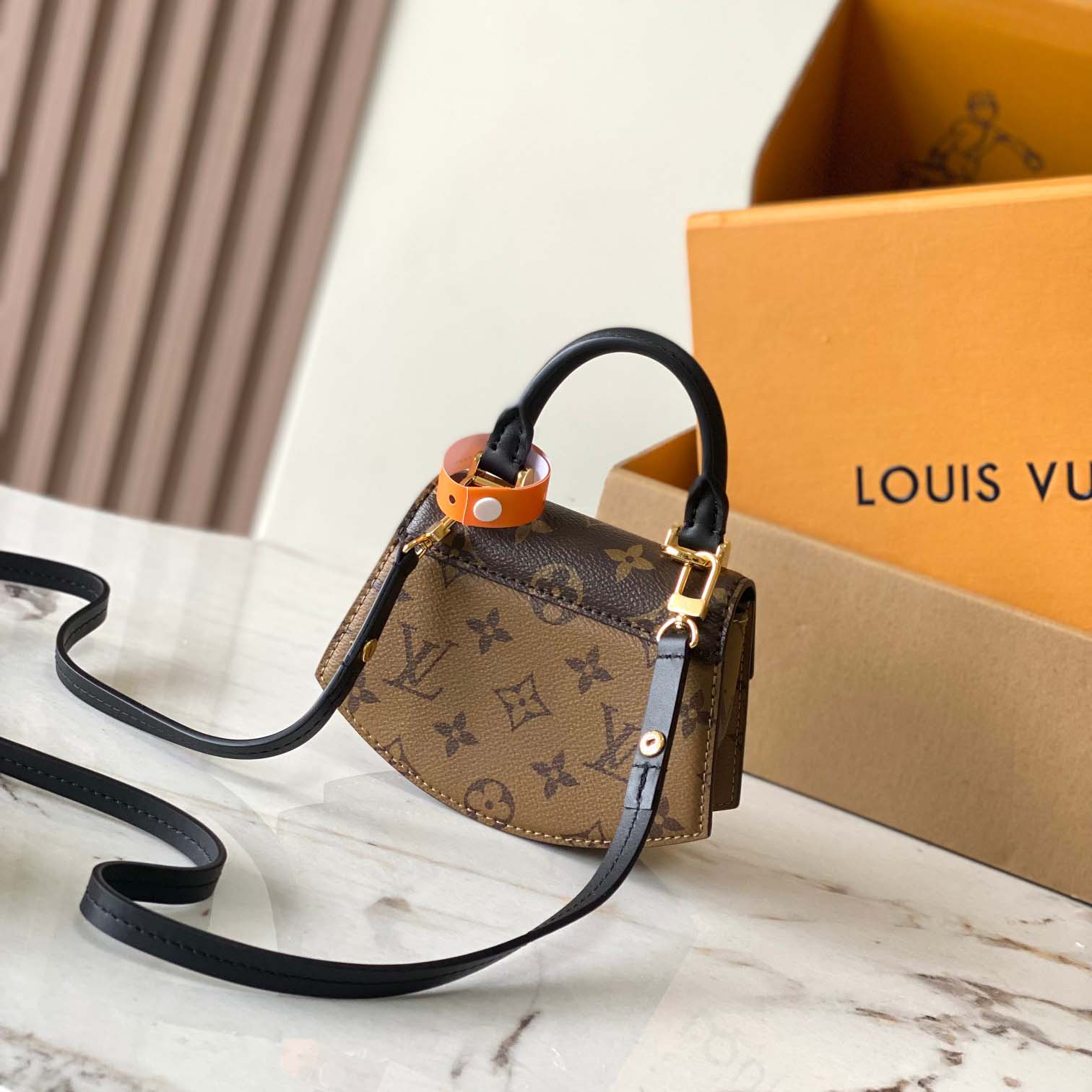 Louis Vuitton Tilsitt Handbag   M83473 - 