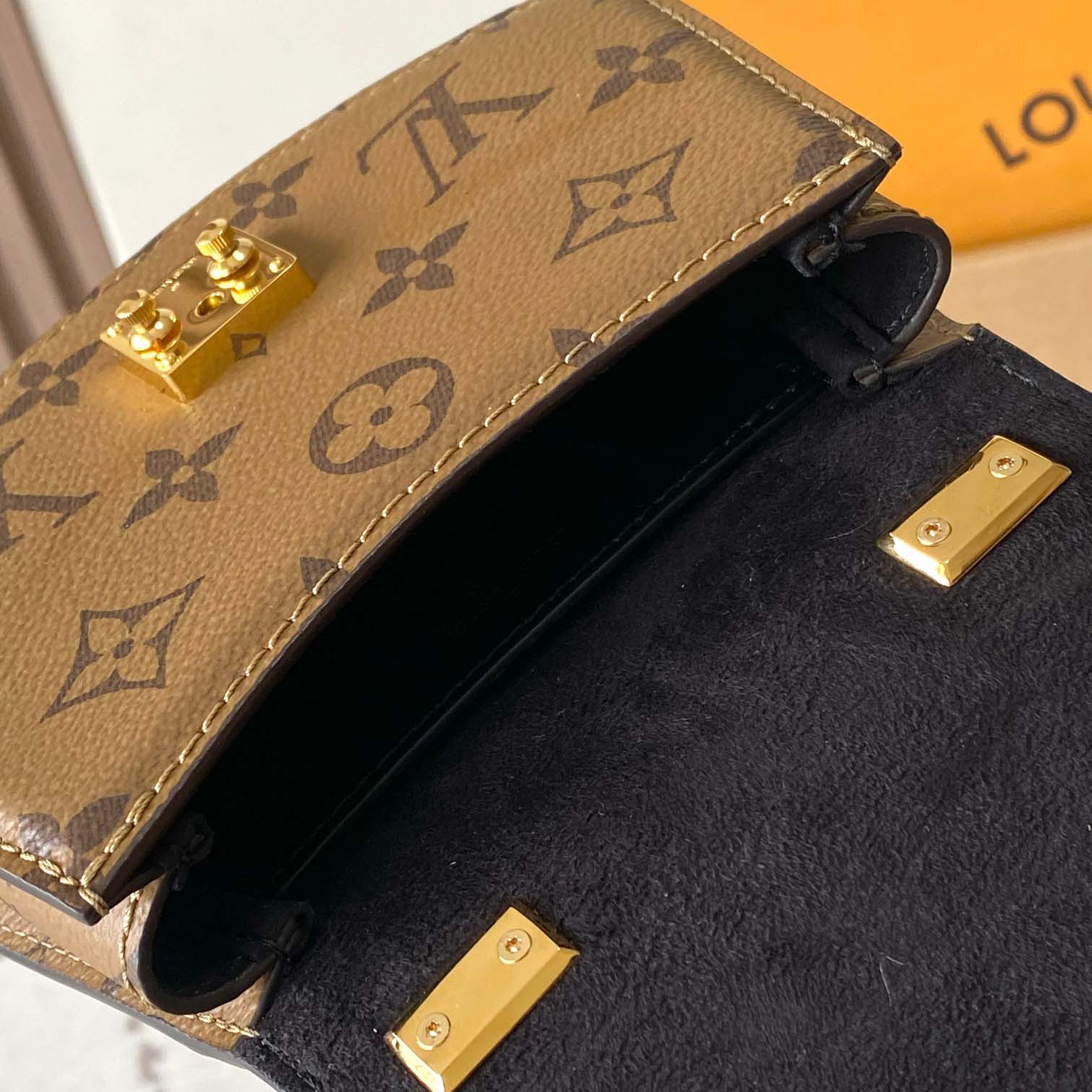 Louis Vuitton Tilsitt Handbag   M83473 - 